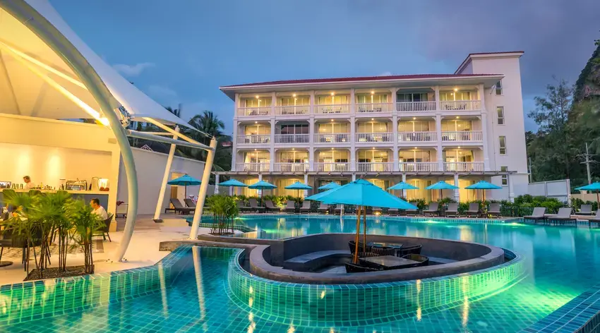 Отели Ао Нанг Краби — бассейн Centara Ao Nang Beach Resort & Spa